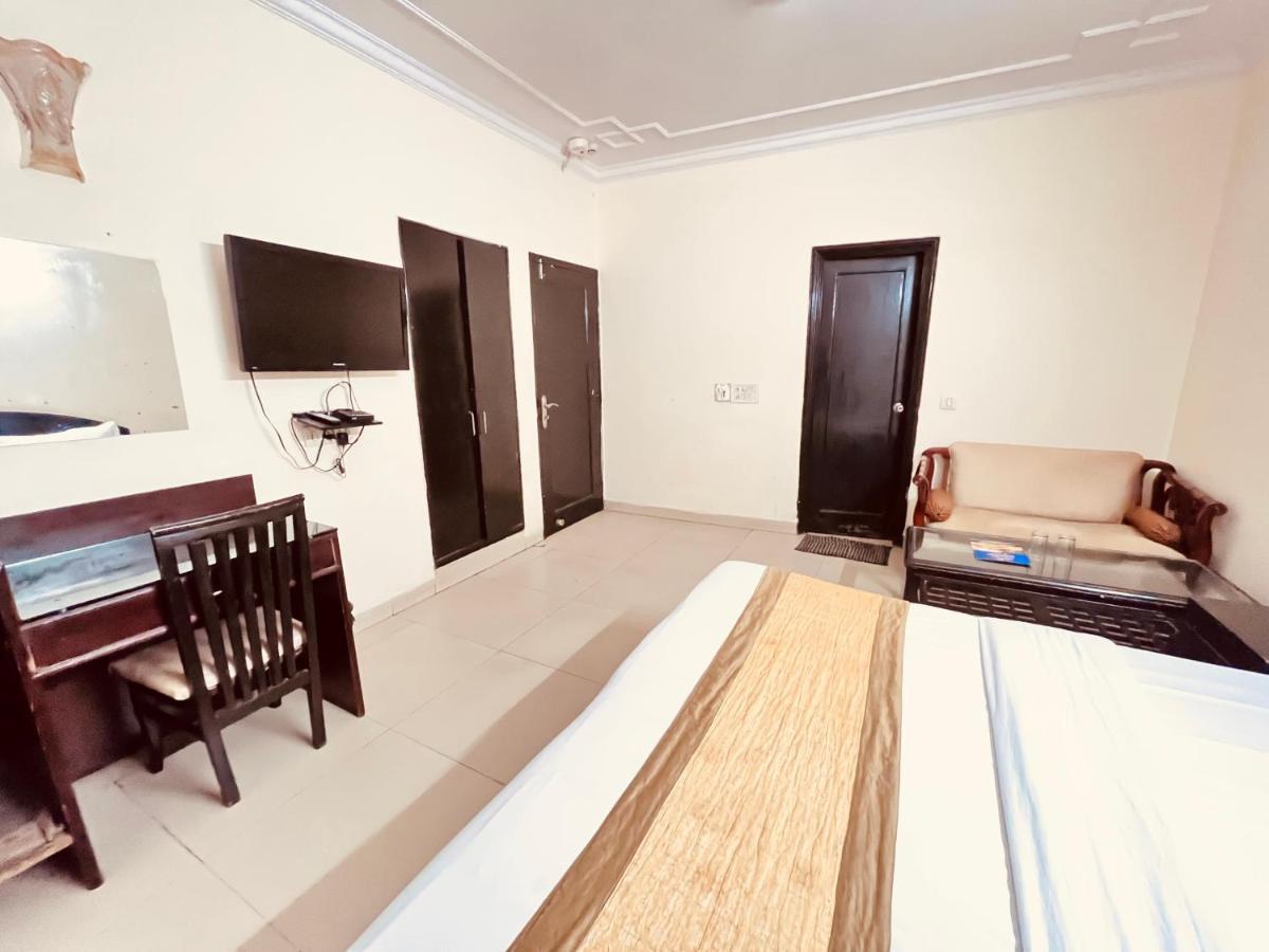 Ashoka Hotel Karol Bagh Delhi نيودلهي المظهر الخارجي الصورة