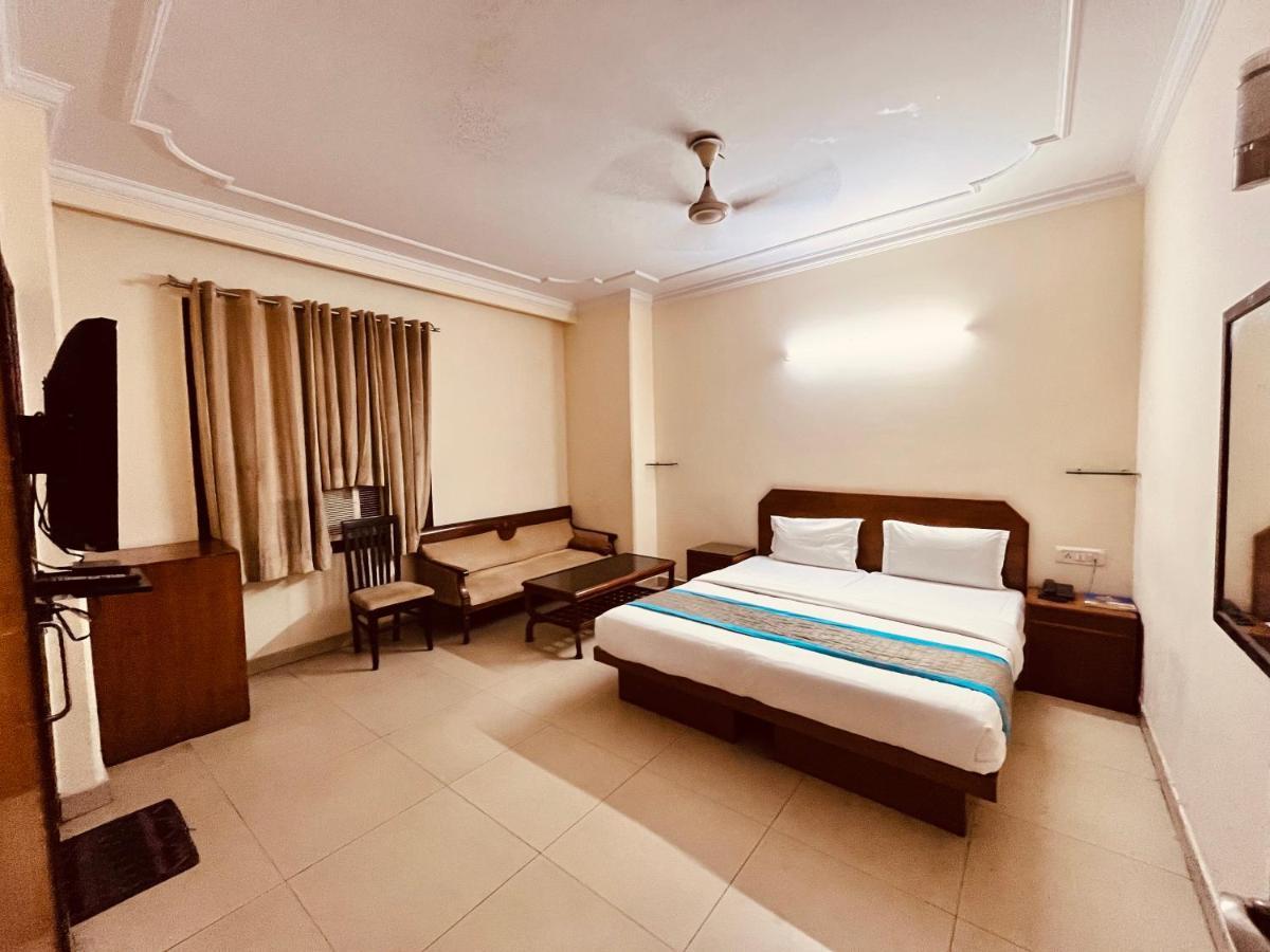 Ashoka Hotel Karol Bagh Delhi نيودلهي المظهر الخارجي الصورة