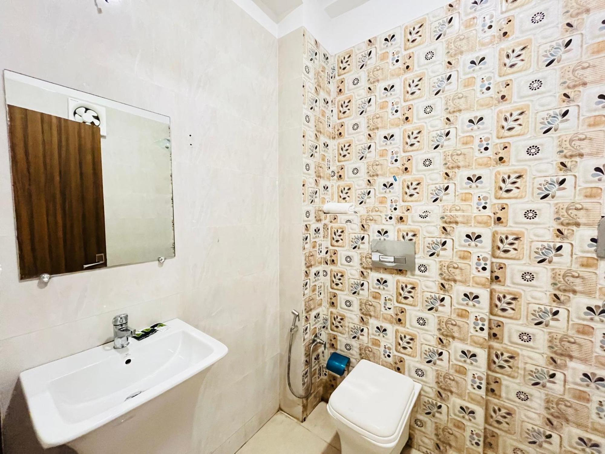 Ashoka Hotel Karol Bagh Delhi نيودلهي المظهر الخارجي الصورة