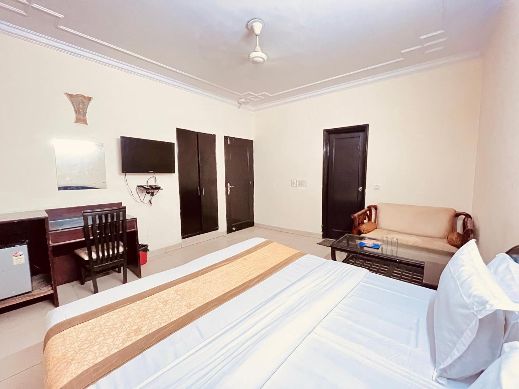 Ashoka Hotel Karol Bagh Delhi نيودلهي المظهر الخارجي الصورة