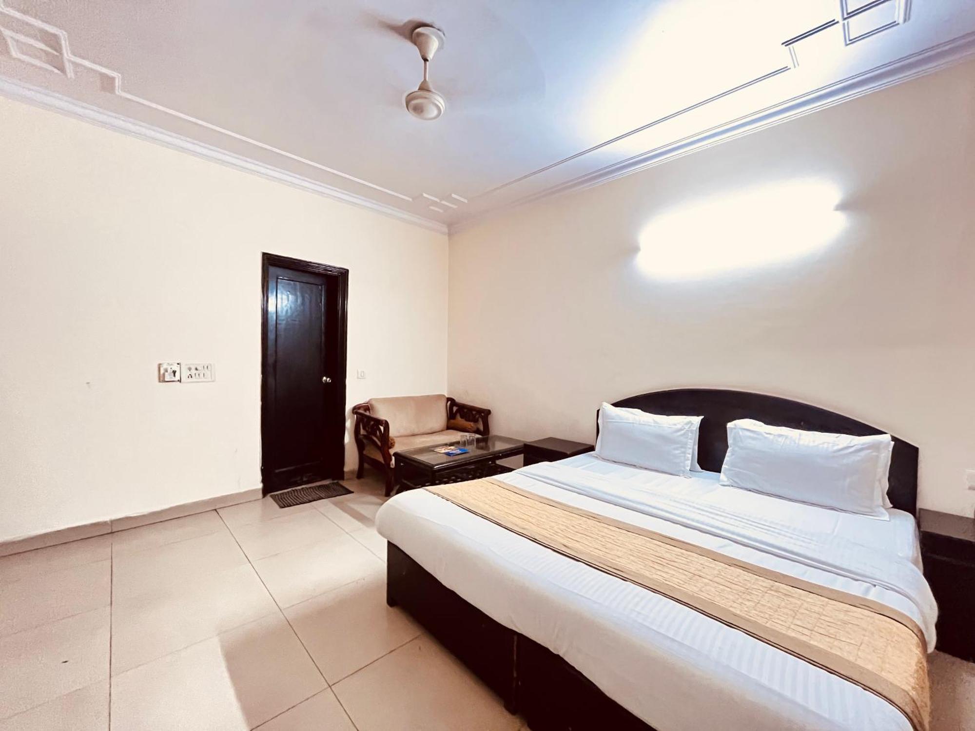 Ashoka Hotel Karol Bagh Delhi نيودلهي المظهر الخارجي الصورة