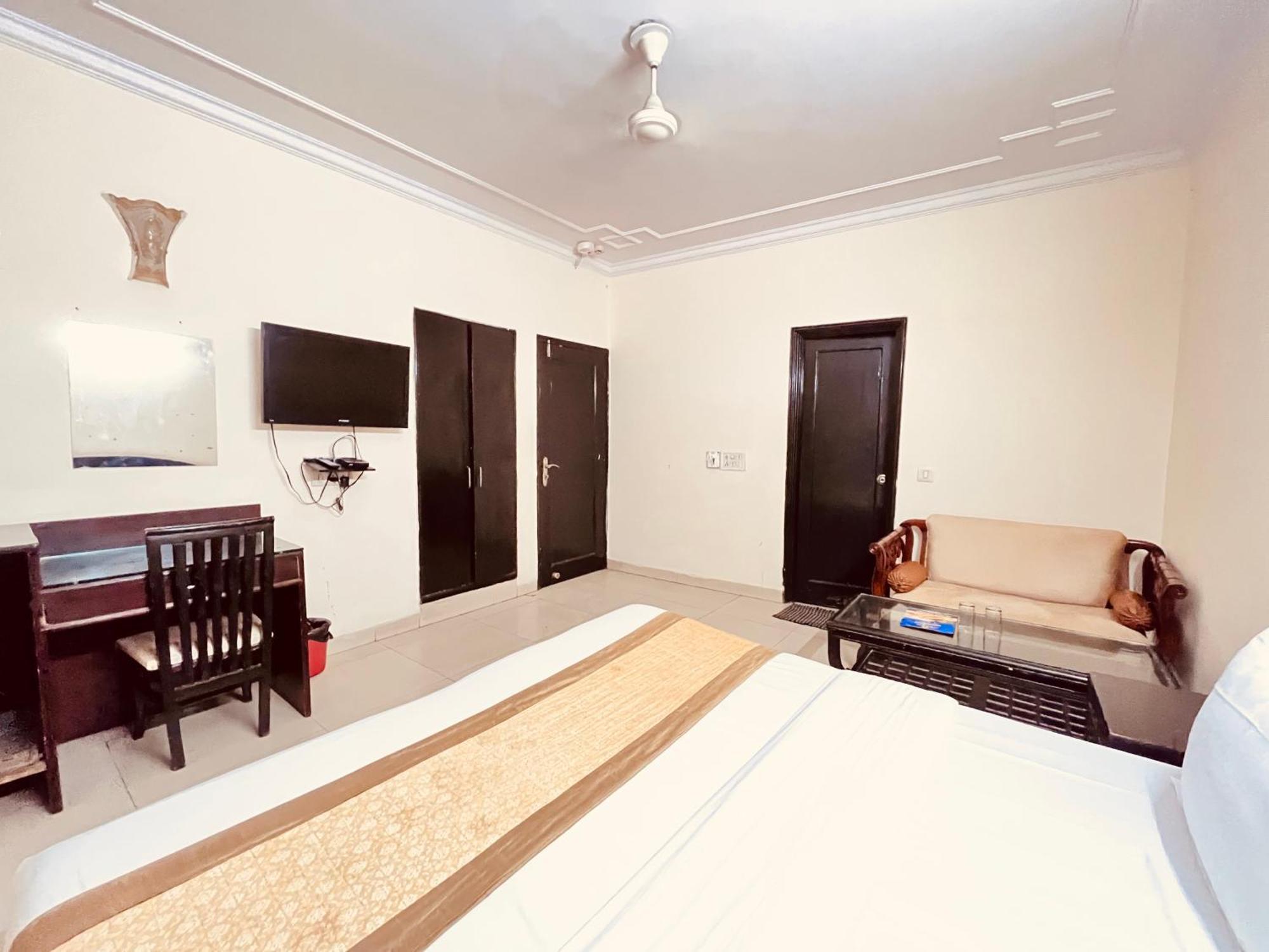 Ashoka Hotel Karol Bagh Delhi نيودلهي المظهر الخارجي الصورة