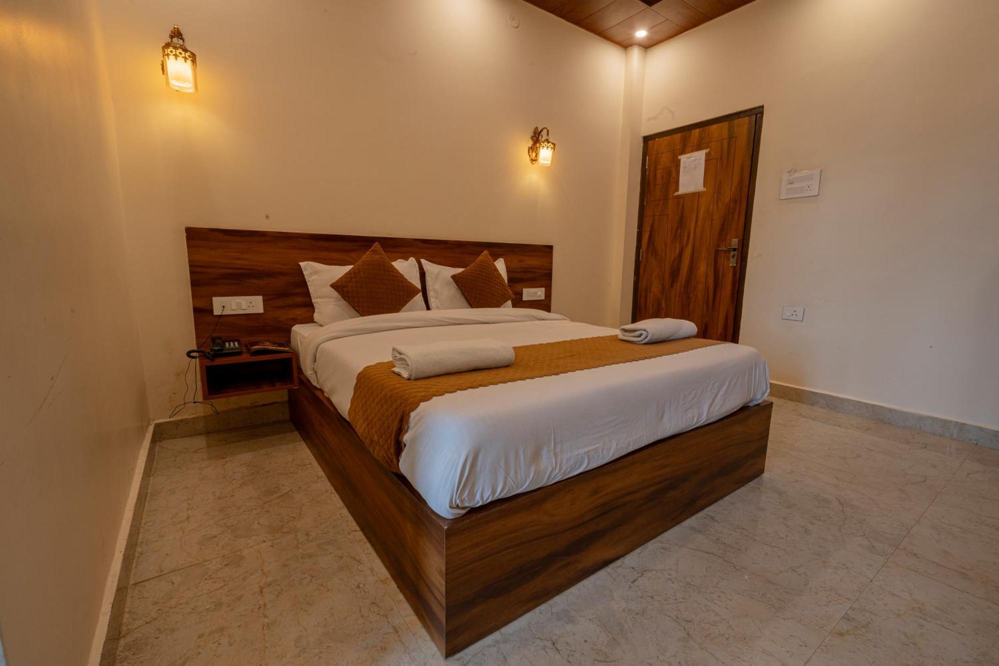Ashoka Hotel Karol Bagh Delhi نيودلهي المظهر الخارجي الصورة